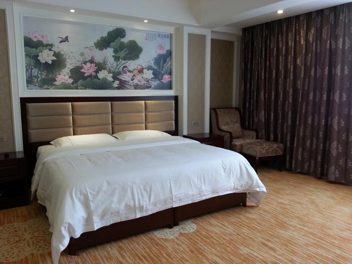New West Street Hotel - Grand Wing Yangshuo Quarto foto